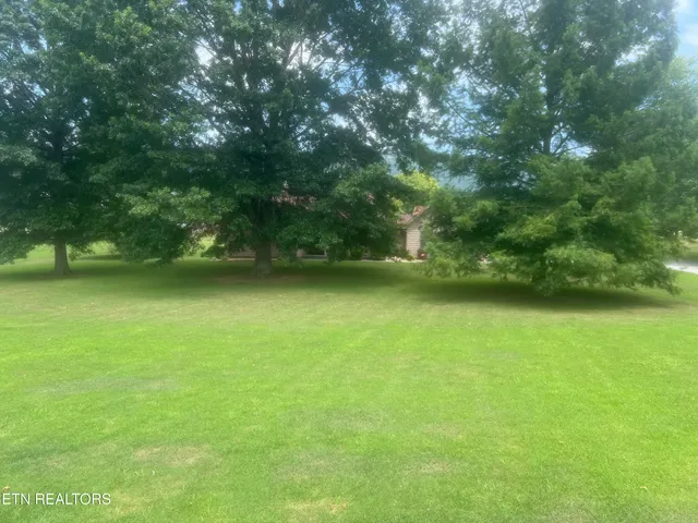 $368,500 | 449 Old Middlesboro Highway, La Follette, TN 37766