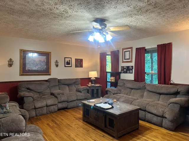 $368,500 | 449 Old Middlesboro Highway, La Follette, TN 37766