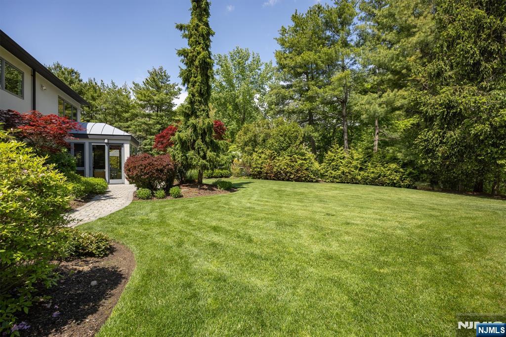 4 Hunter Ridge Woodcliff Lake, NJ 07677 - Photo 3 of 24