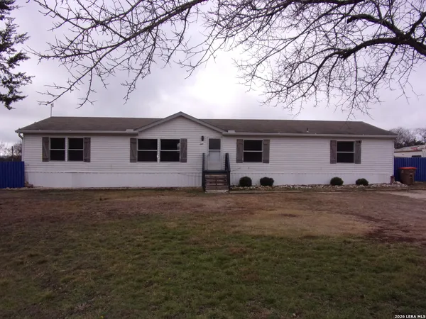 $1,675 | 360 Rangeland Road, Blanco, TX 78606