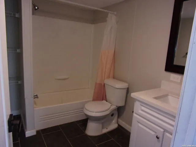 $1,750 | 360 Rangeland Road, Blanco, TX 78606