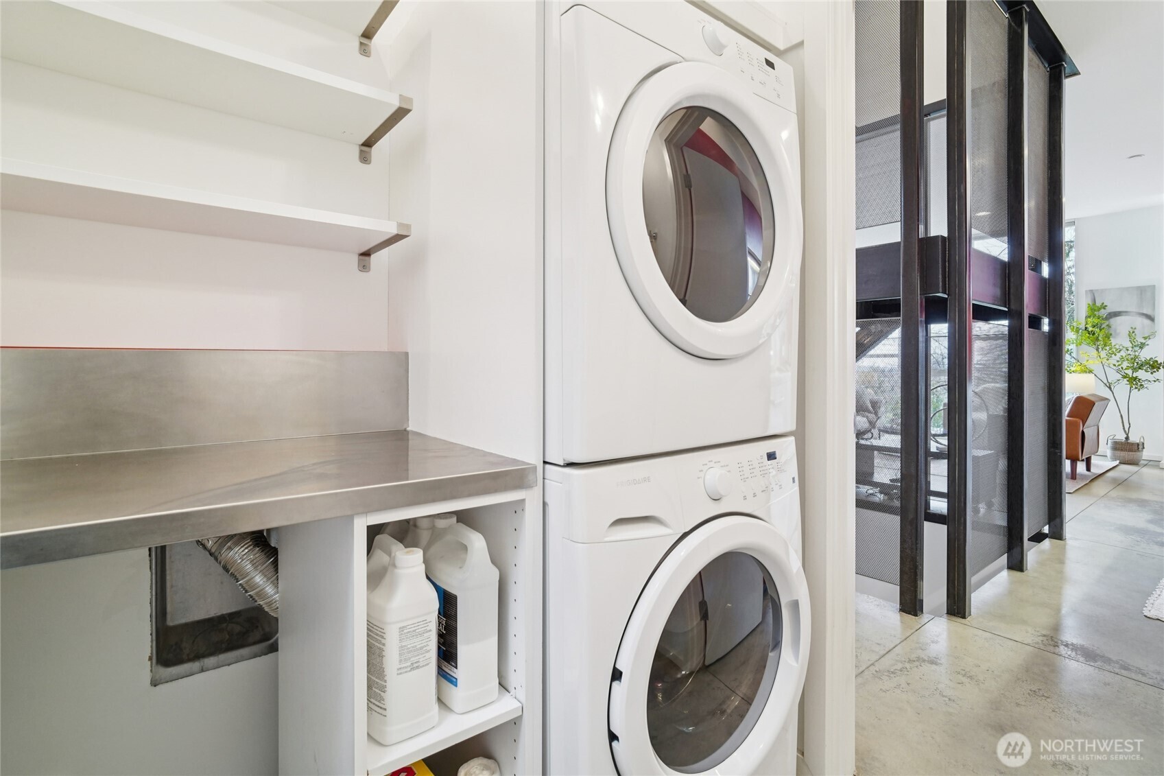 1321 South State Street, Unit C Seattle, WA 98144 - Photo 13 of 36 a utility room with dryer and washer