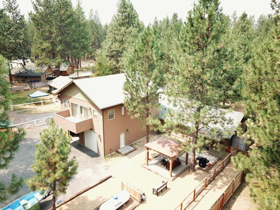 19257 Indian Summer Road Bend, OR 97702 - Photo 1 of 25 Primary Photo
