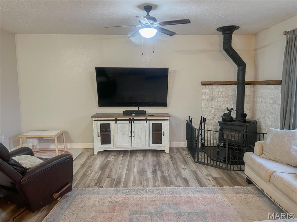 14040 Elm Drive Plato, MO 65552 - Photo 6 of 46