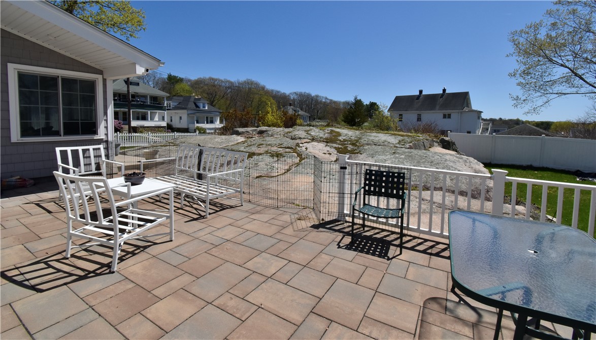 210 High Street Westerly, RI 02891 - Photo 4 of 25