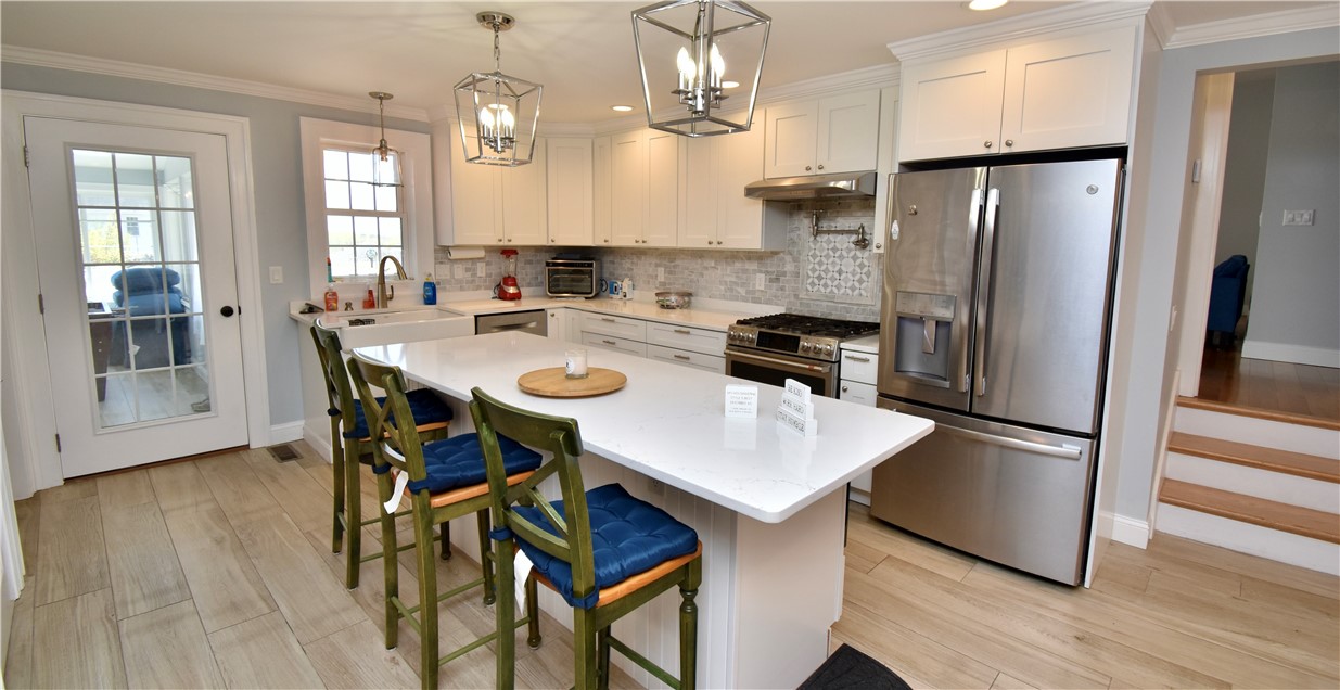 210 High Street Westerly, RI 02891 - Photo 8 of 25