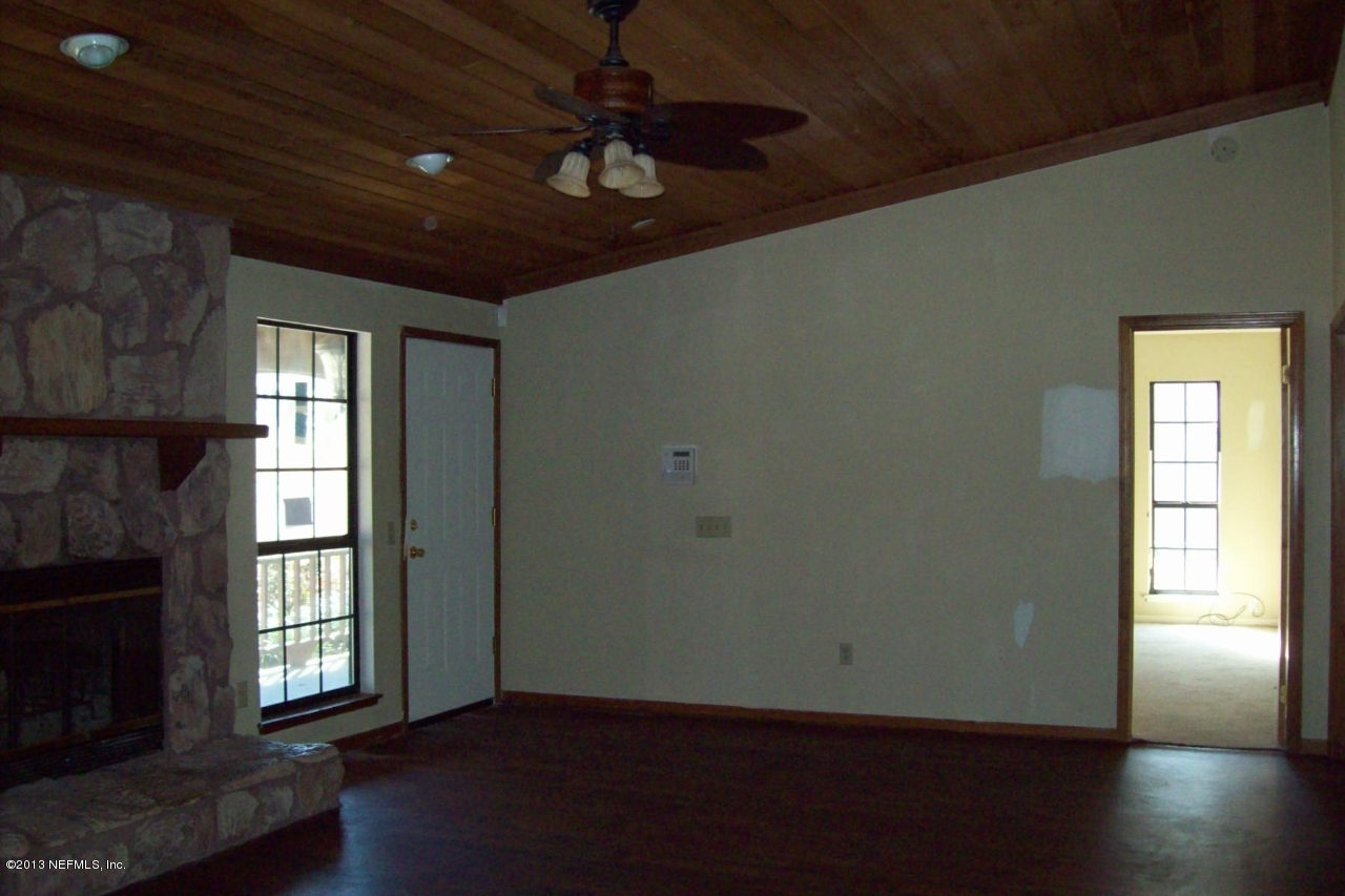 6879 Sandsdale Road Macclenny, FL 32063 - Photo 10 of 13 Liv Rm