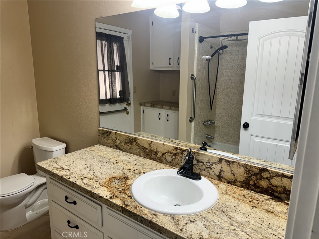 14705 Mandan Road Apple Valley, CA 92307 - Photo 12 of 23