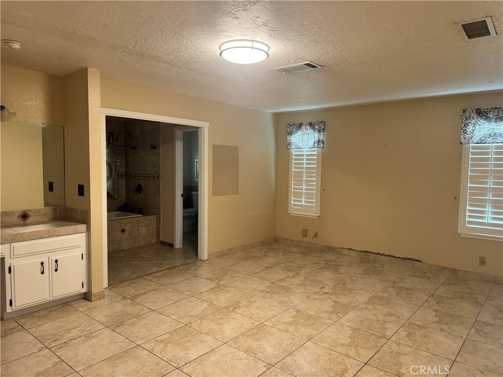 14705 Mandan Road Apple Valley, CA 92307 - Photo 4 of 23