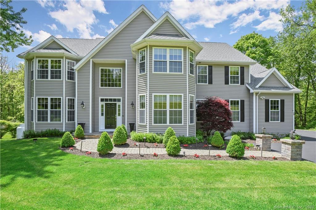 Welcome to 30 Saddle Ridge Rd