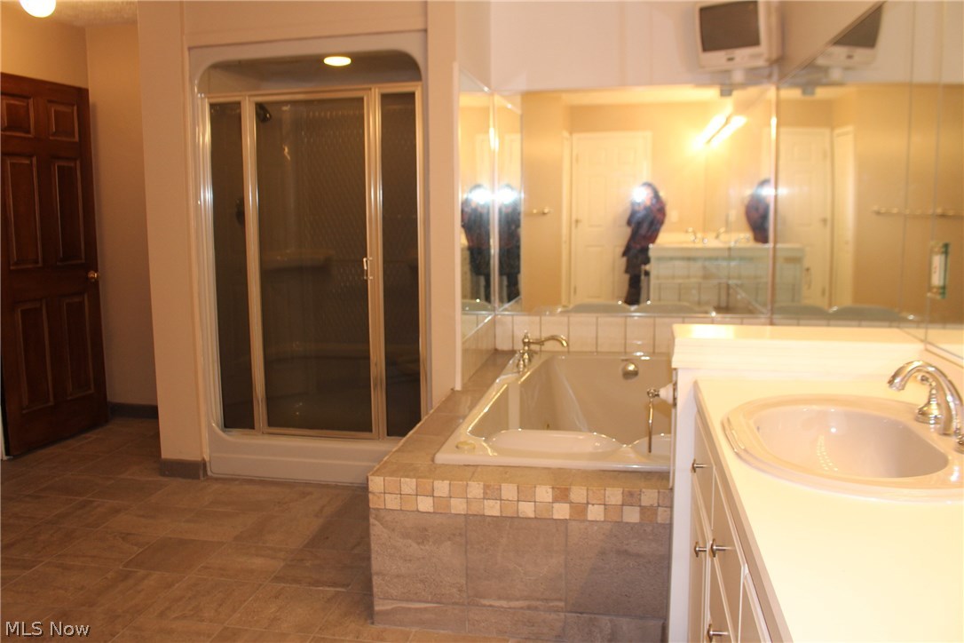 5209 Cline Road, Unit A Kent, OH 44240 - Photo 10 of 18 Gallery Image 10