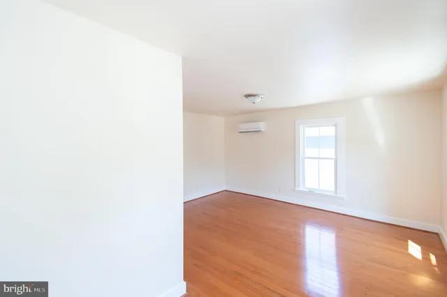 $2,200 | 315 Willis Street, Cambridge, MD 21613