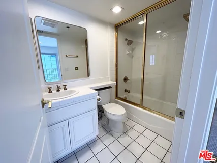 $4,950 | 11734 Montana Avenue, Unit 406, Los Angeles, CA 90049