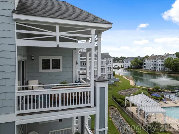 $415,000 | 18824 Nautical Drive, Unit 33, Cornelius, NC 28031