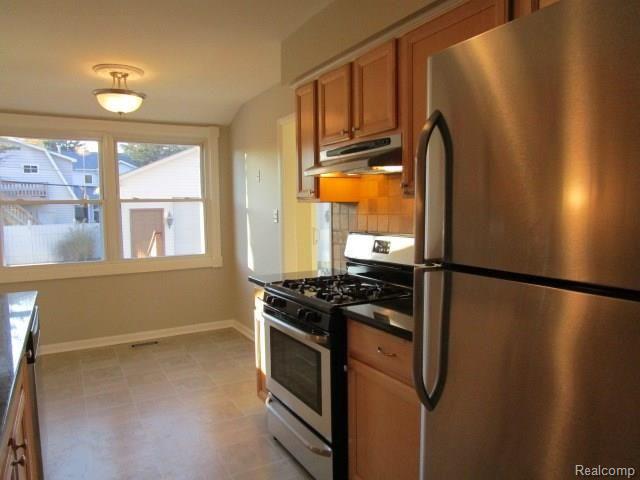 17229 Rougeway Street Livonia, MI 48152 - Photo 12 of 27