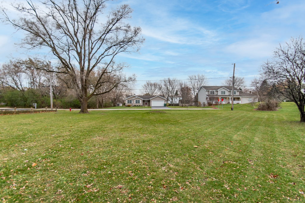 0 Cheyenne Road Gurnee, IL 60031 - Photo 4 of 5 a view of a field with of trees