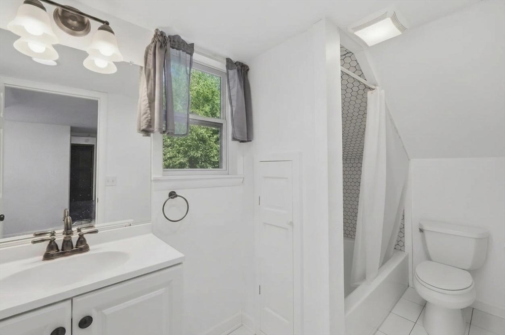 28 Shepard Street Westfield, MA 01085 - Photo 32 of 37