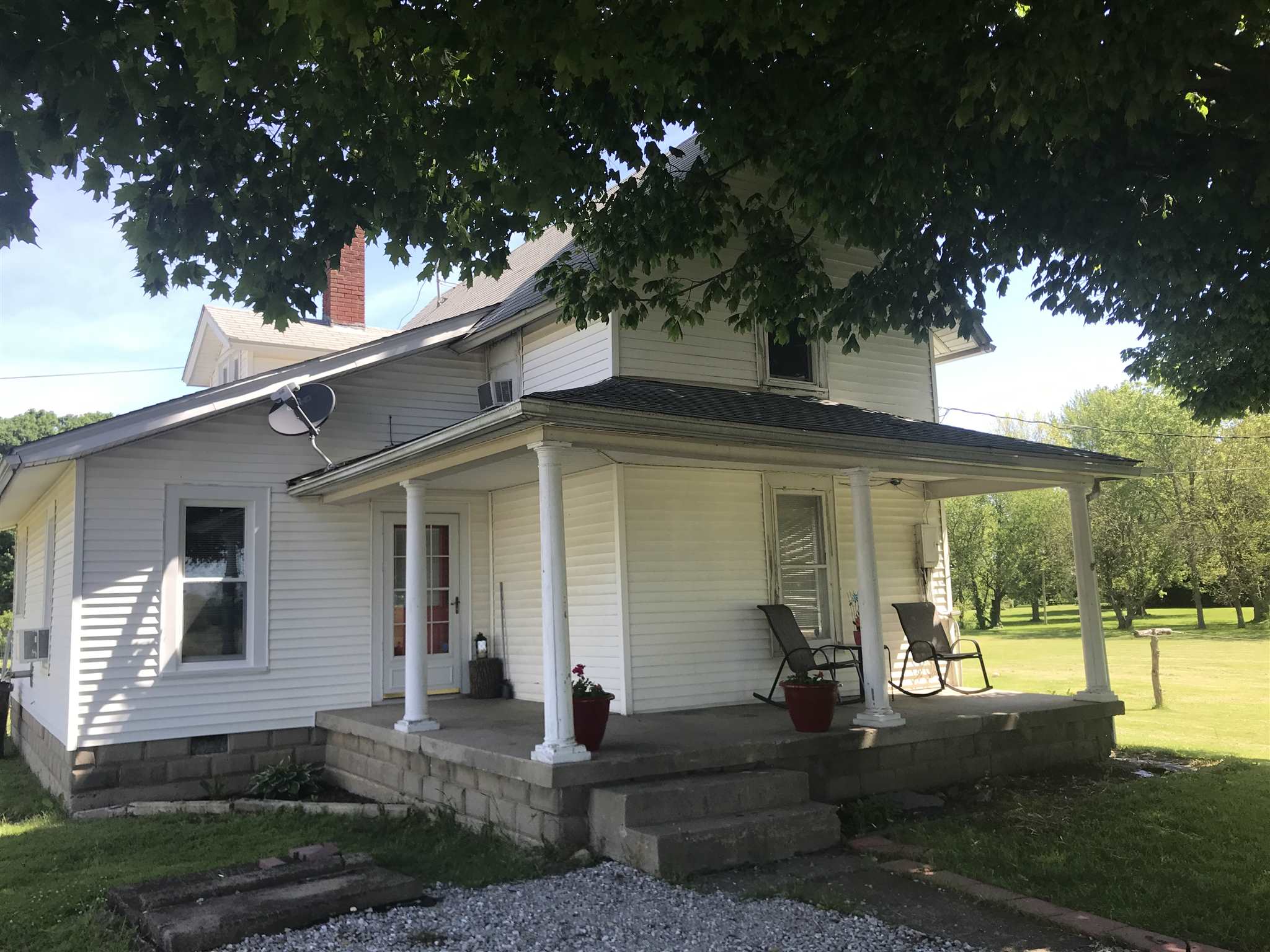 16292 Turnpike Road Hagerstown, IN 47346 - Photo 1 of 14