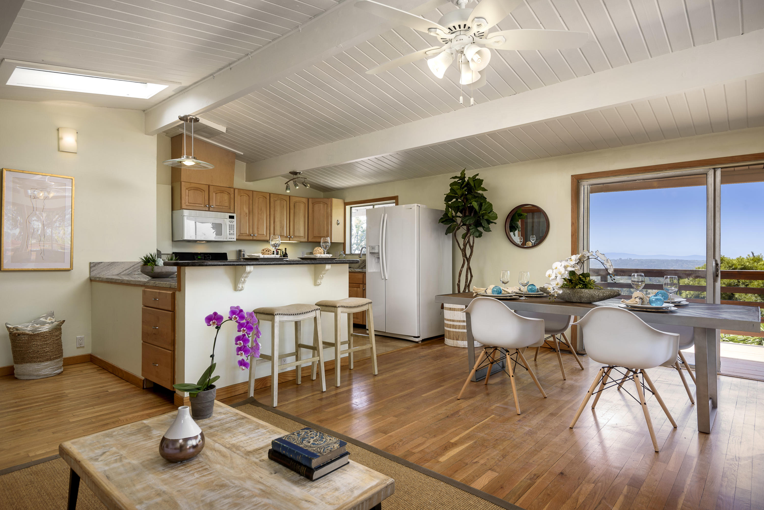 895 Cheltenham Road Santa Barbara, CA 93105 - Photo 2 of 14 Kitchen & Dining Area