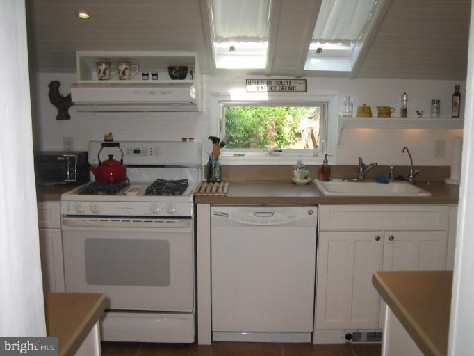 106 Riverside Terrace, Unit 2 Chestertown, MD 21620 - Photo 2 of 14 Kitchen