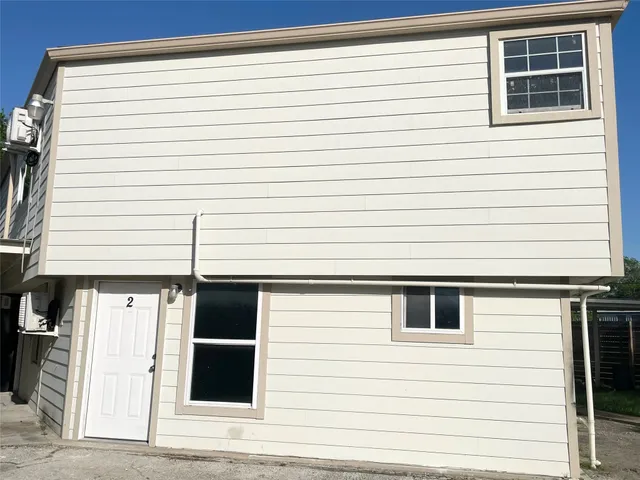 $795 | 7515 Bayway Drive, Unit 2, Baytown, TX 77520