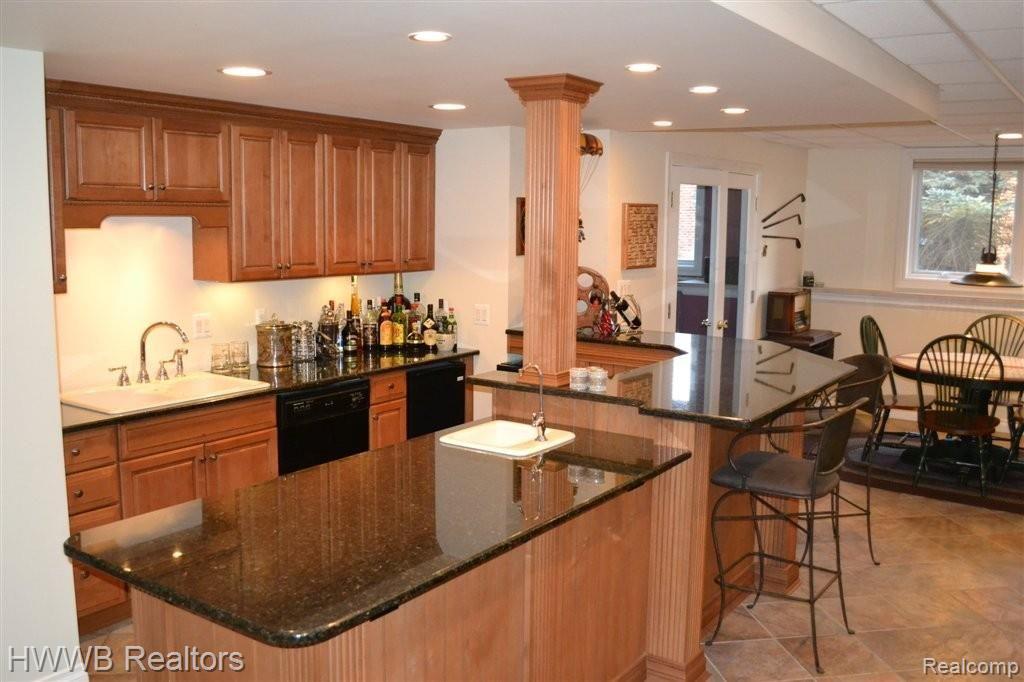 4722 Goodison Pl Drive Rochester, MI 48306 - Photo 18 of 23 Basement Bar