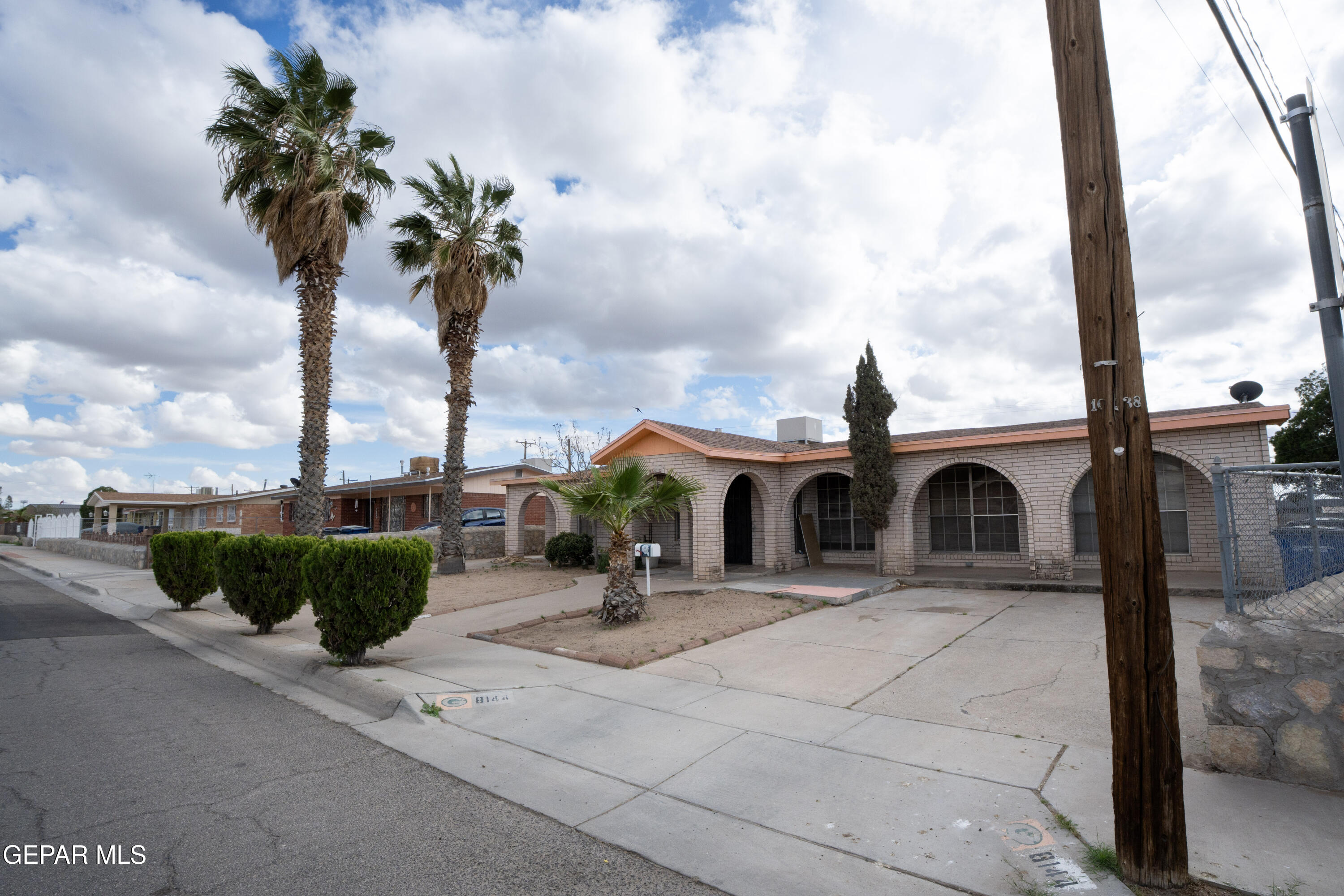 8144 Burnham Road El Paso, TX 79907 - Photo 6 of 40 25-DSC02250