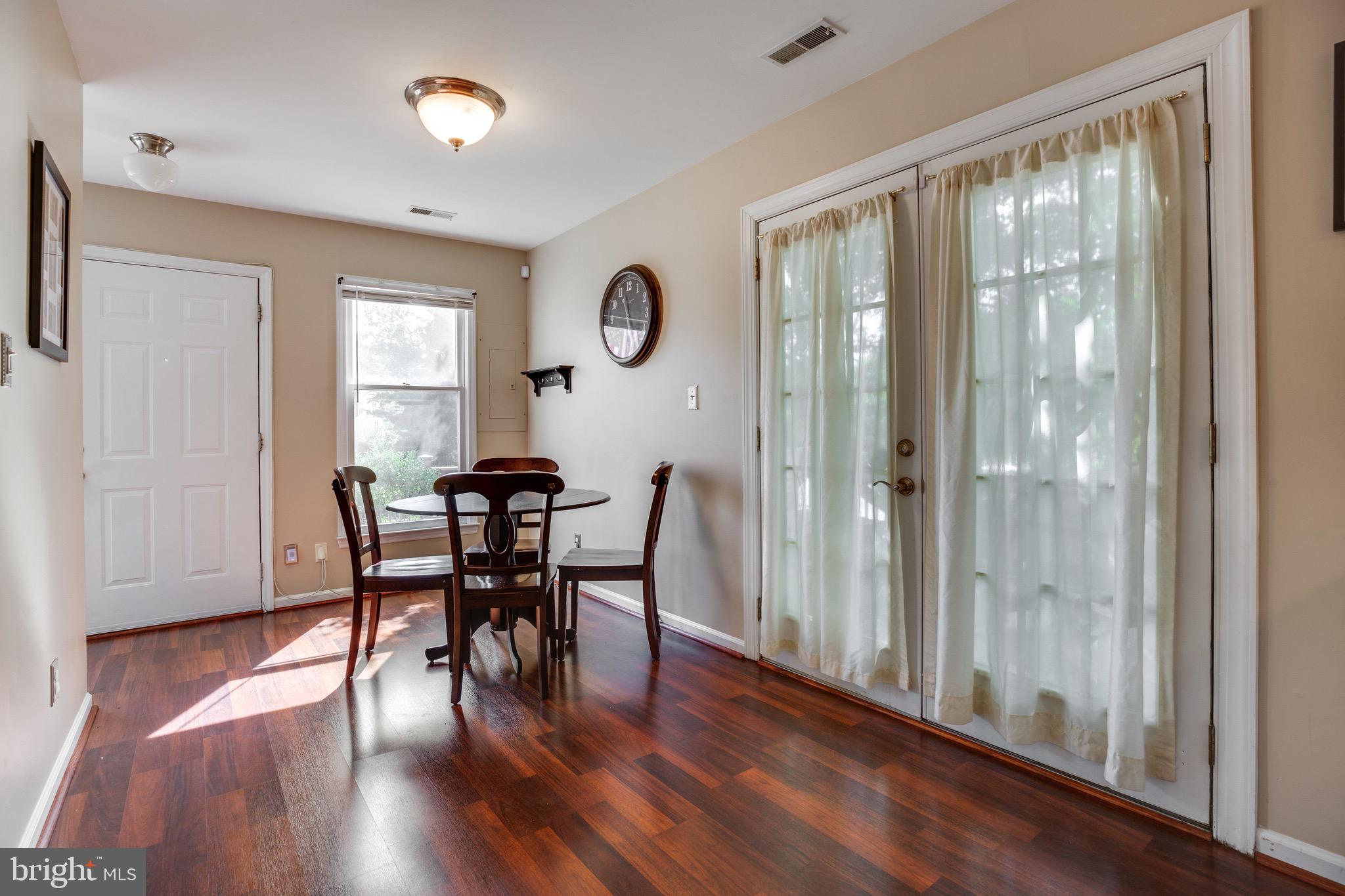 6014 Rabbit Hill Court Centreville, VA 20121 - Photo 6 of 29 Gallery Image 6