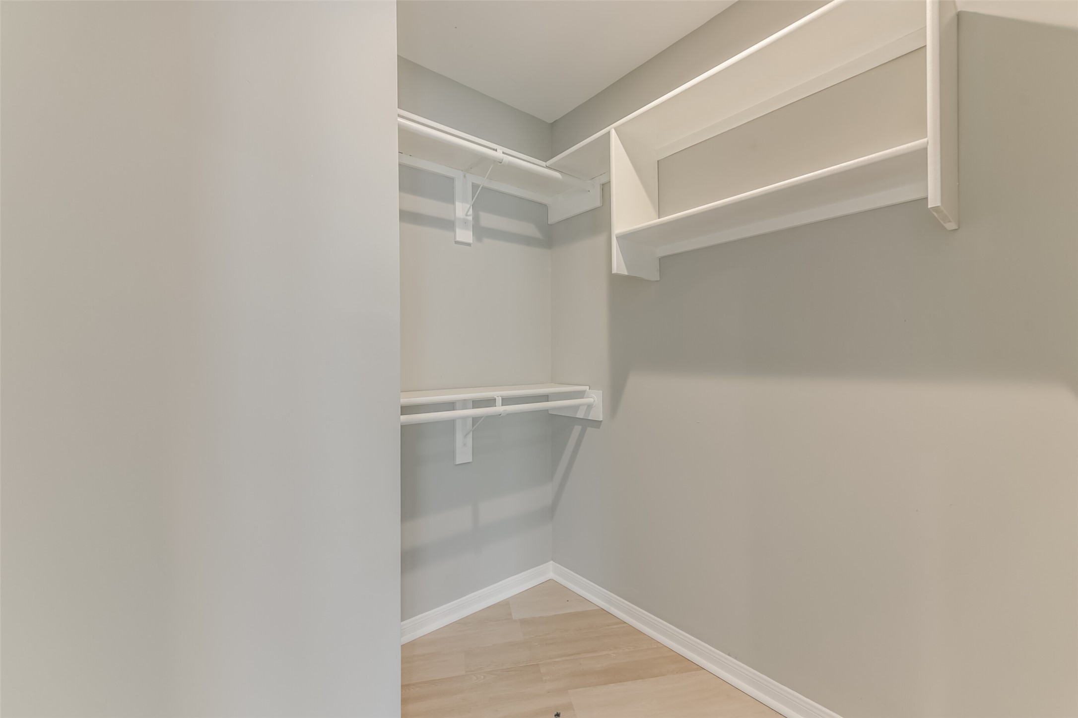 5302 Tarawa Road Houston, TX 77033 - Photo 28 of 35 a view of an empty walk in closet