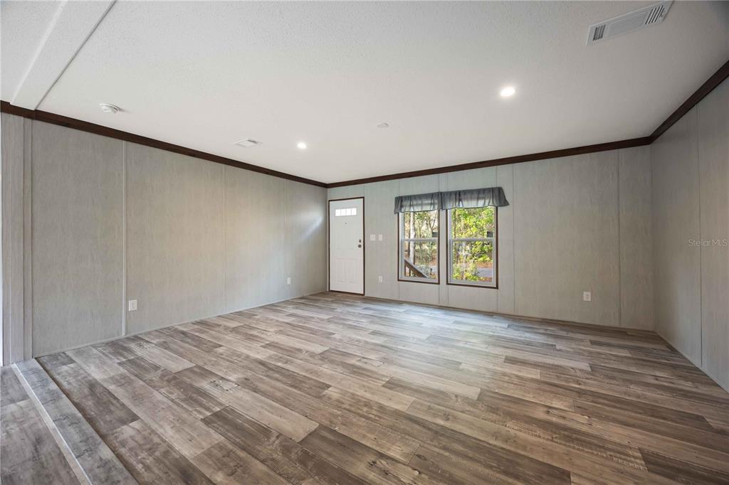 1525 Slash Pine Road Lakeland, FL 33809 - Photo 4 of 27