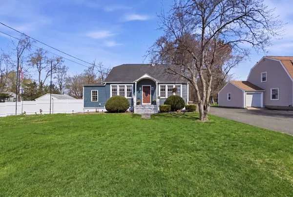 $399,900 | 79 Granby Road, South Hadley, MA 01075