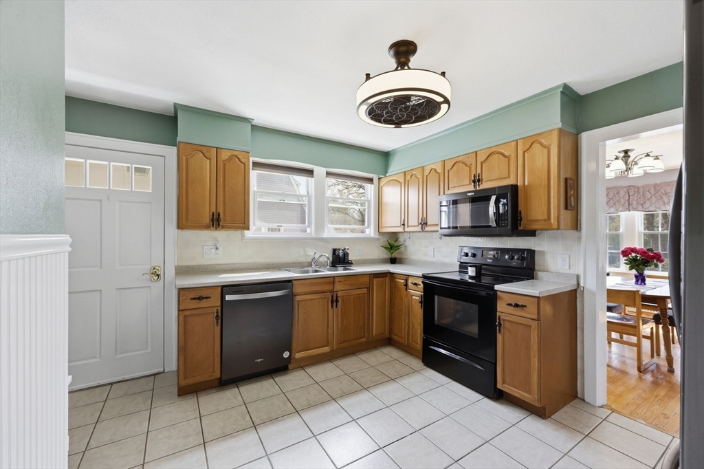 79 Granby Road South Hadley, MA 01075 - Photo 12 of 42