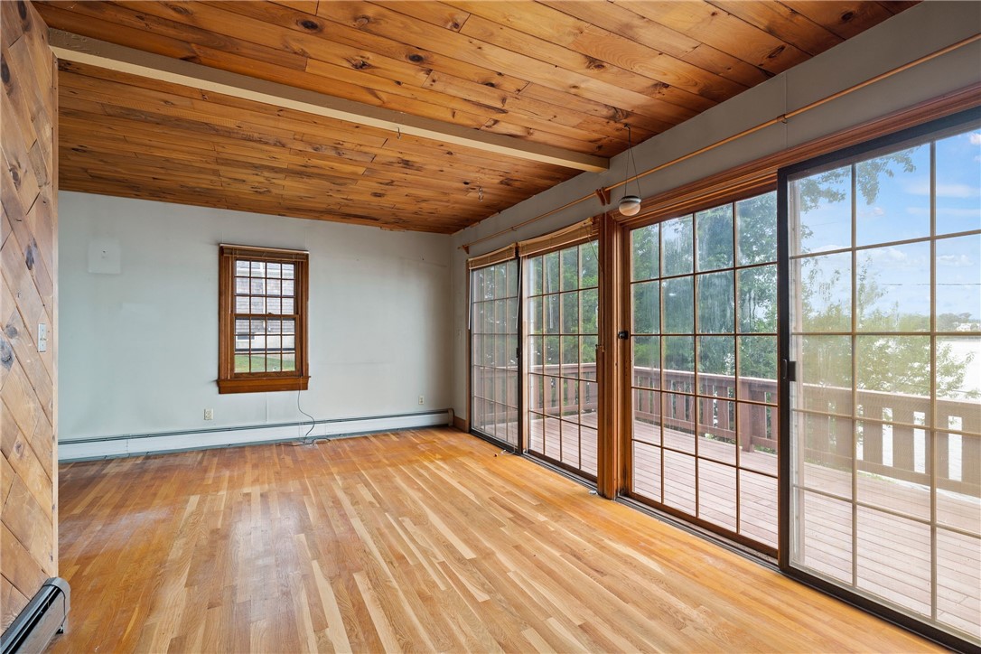 308 Riverside Drive Tiverton, RI 02878 - Photo 11 of 39