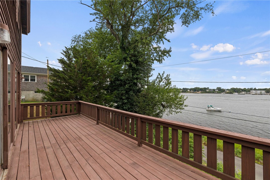 308 Riverside Drive Tiverton, RI 02878 - Photo 14 of 39