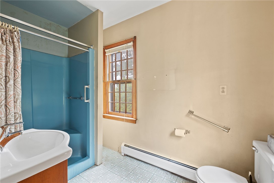 308 Riverside Drive Tiverton, RI 02878 - Photo 7 of 39