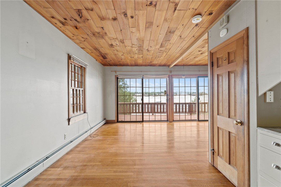 308 Riverside Drive Tiverton, RI 02878 - Photo 9 of 39