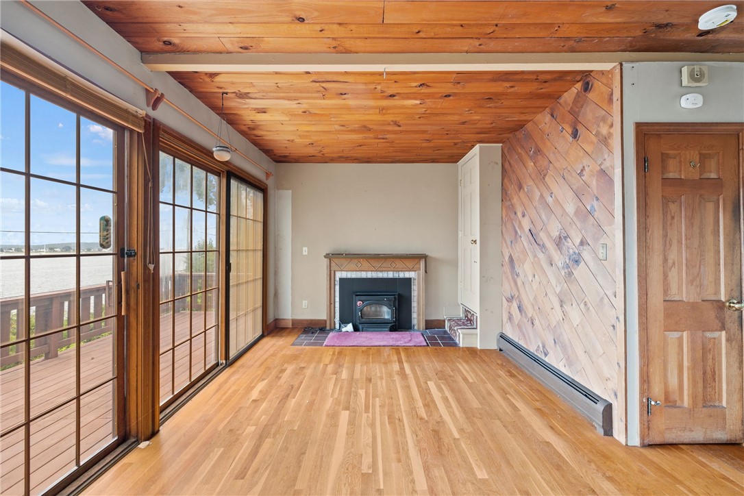 308 Riverside Drive Tiverton, RI 02878 - Photo 10 of 39