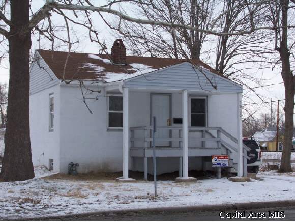 1935 East Laurel Street Springfield, IL 62703 - Photo 1 of 7 Gallery Image 1