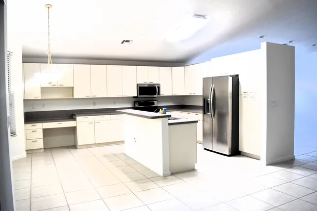 $3,600 | 6166 Cotton Rose Lane, Lake Worth, FL 33467