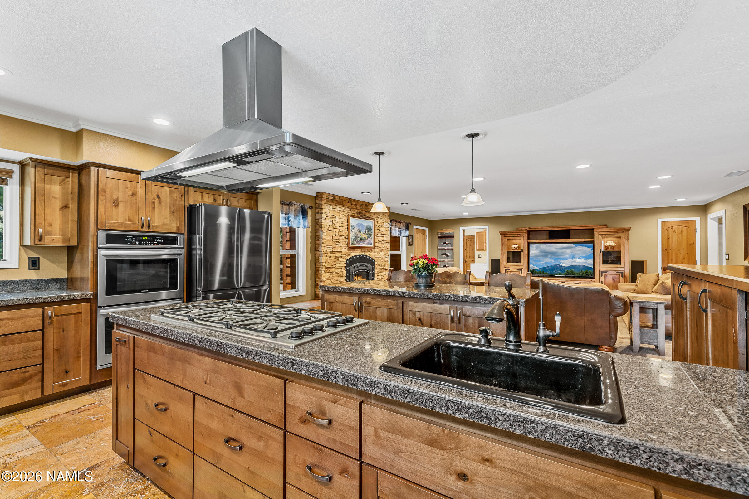 8921 Hulls Road Flagstaff, AZ 86004 - Photo 9 of 80 Double Oven, Custom Cabinets
