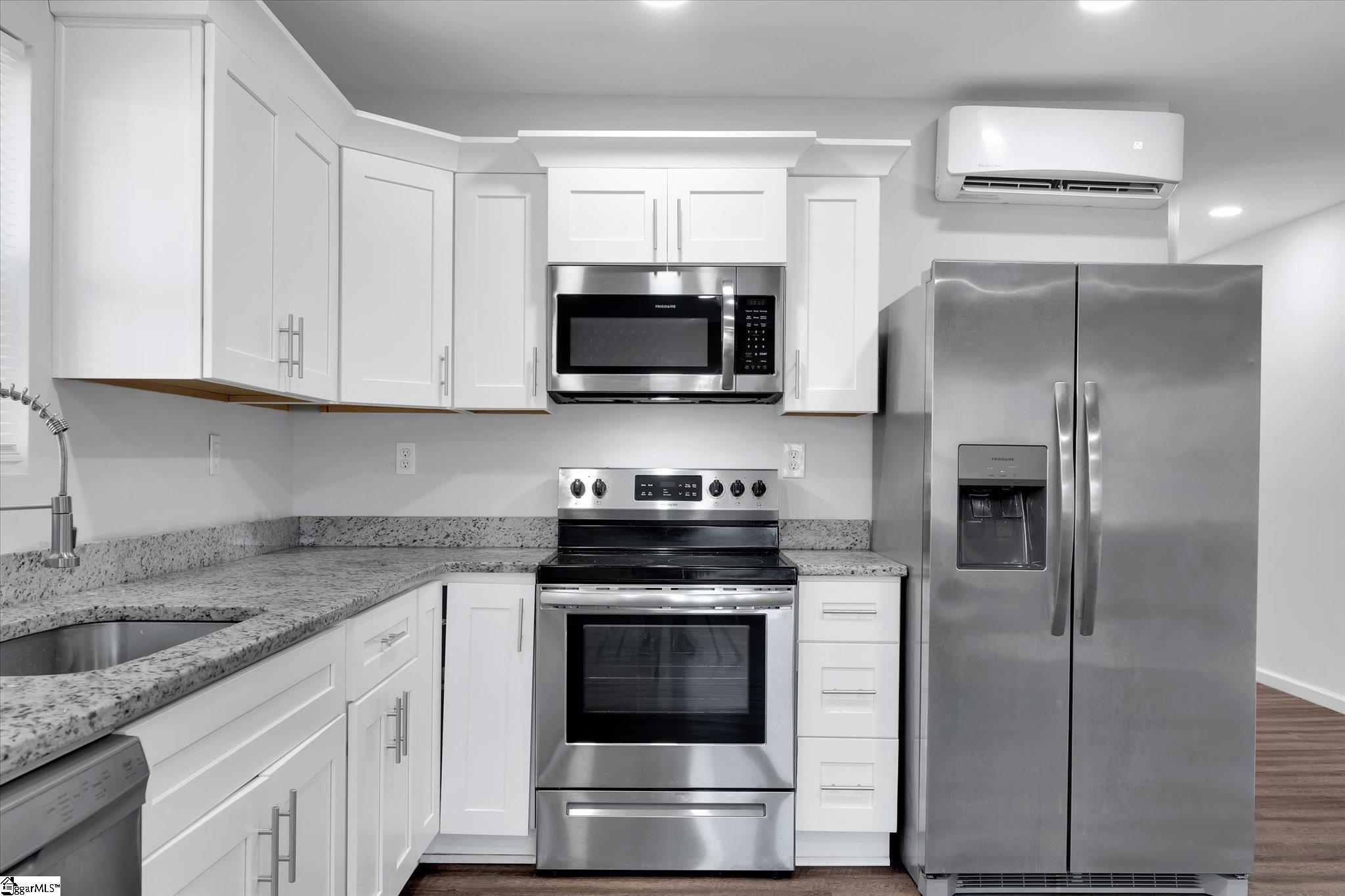 622 Perry Road, Unit A/ B Greenville, SC 29609 - Photo 11 of 24