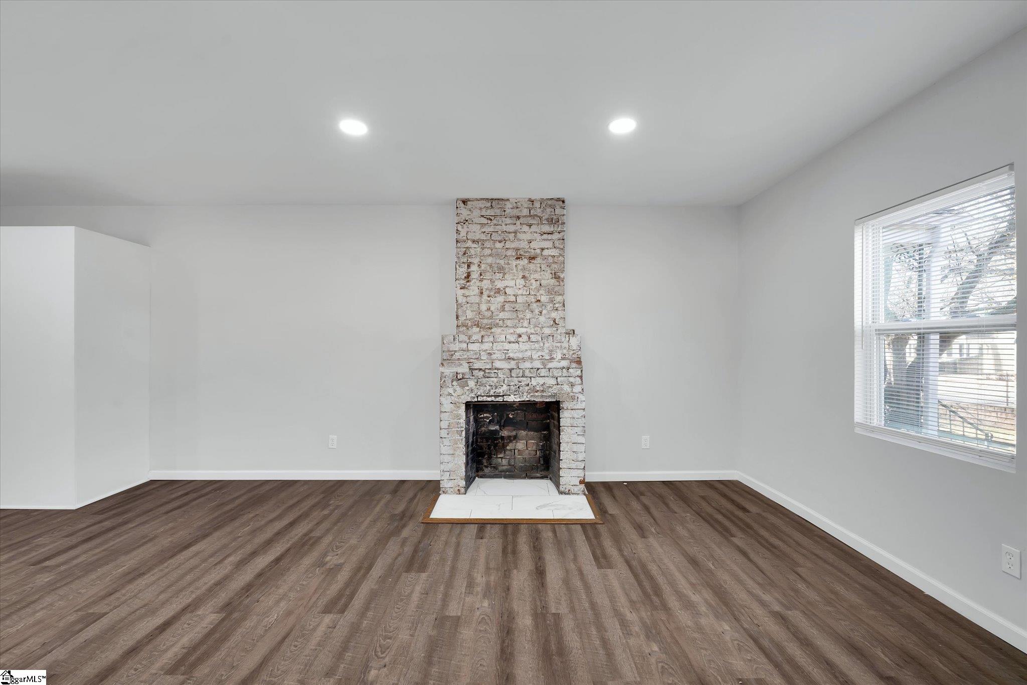 622 Perry Road, Unit A/ B Greenville, SC 29609 - Photo 4 of 24