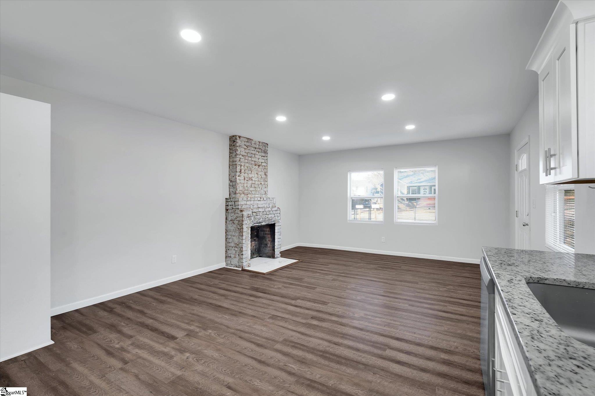 622 Perry Road, Unit A/ B Greenville, SC 29609 - Photo 9 of 24