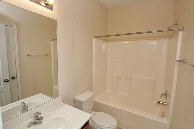 $2,450 | 728 Castle Top Court Southeast, Lawrenceville, GA 30045