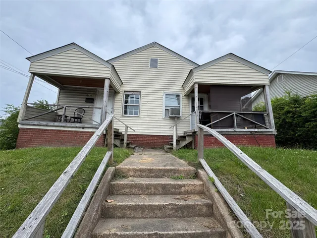 a view of outdoor space yard and front view of a house