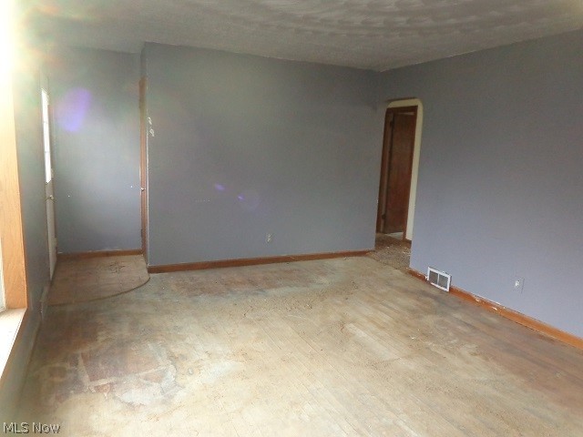 1041 Stump Road Akron, OH 44319 - Photo 9 of 23 Living room