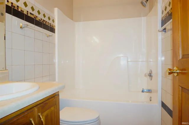 $2,000 | 12426 Cliff View Court, Fort Wayne, IN 46818