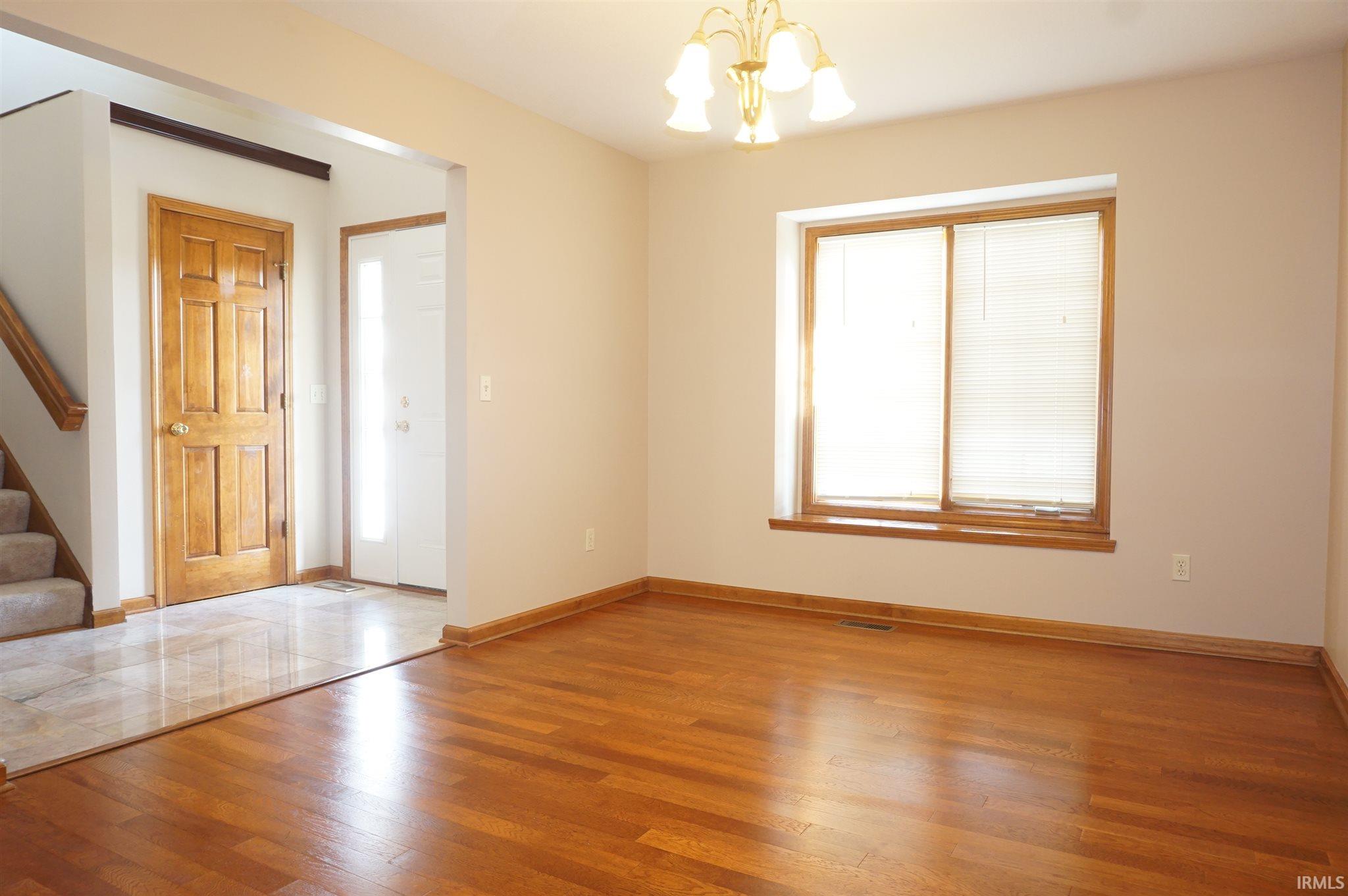 12426 Cliff View Court Fort Wayne, IN 46818 - Photo 3 of 25