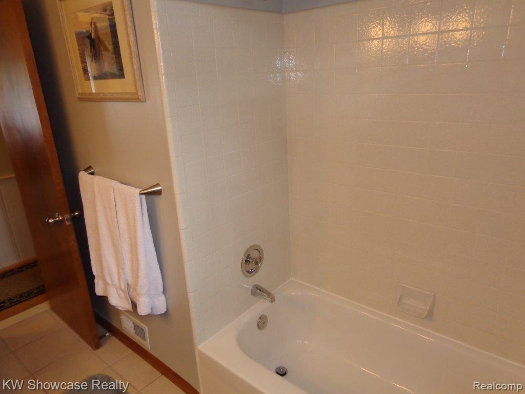 1650 Gravel Ridge Drive Rochester Hills, MI 48307 - Photo 32 of 93