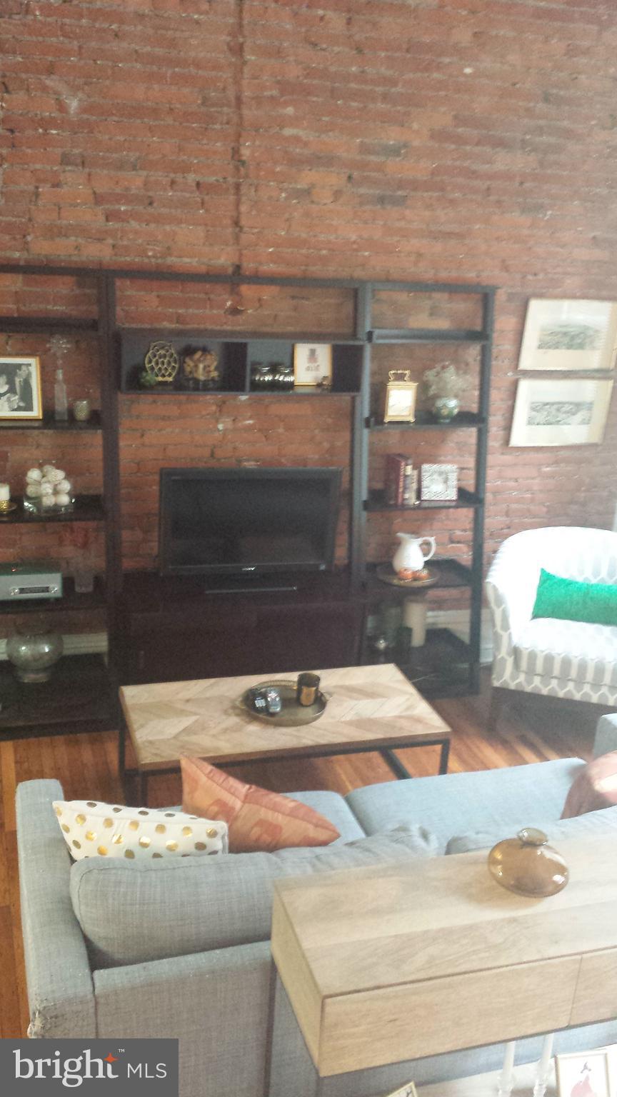 2017 Spruce Street, Unit 1 Philadelphia, PA 19103 - Photo 3 of 11